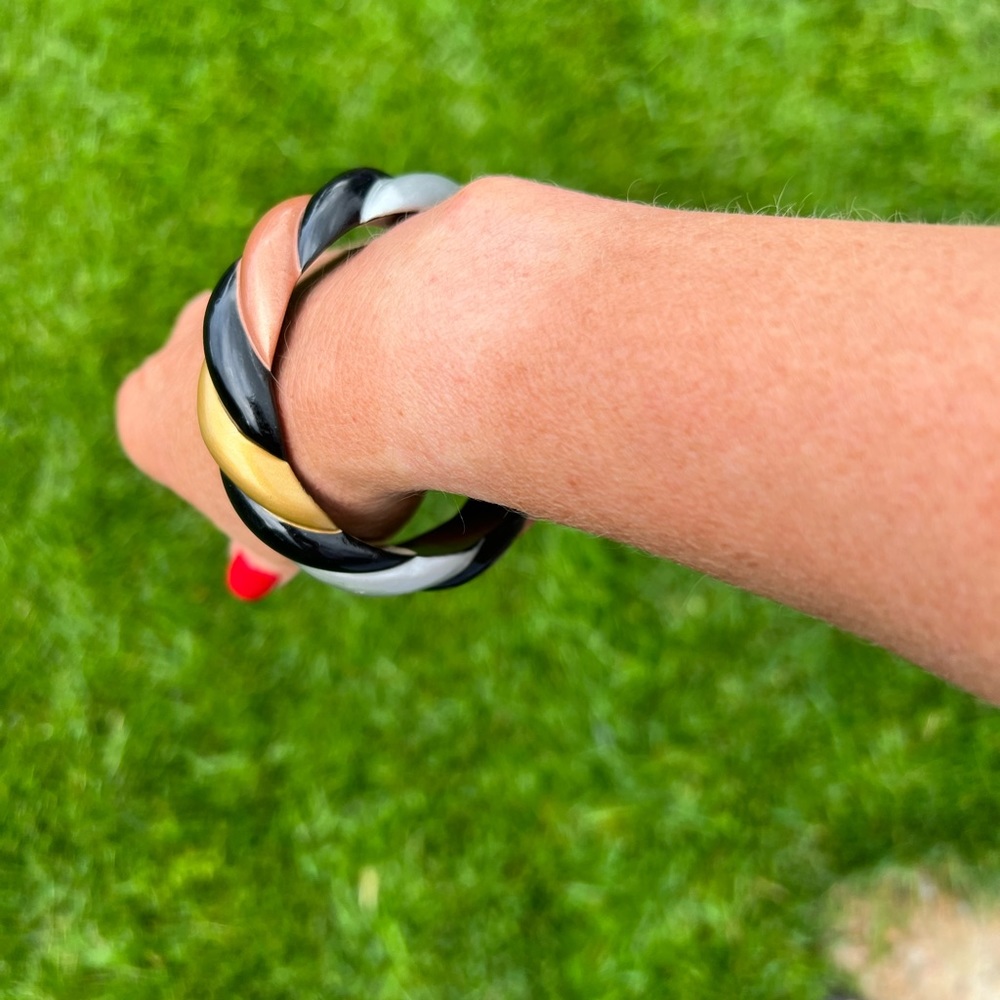 Vintage Acrylic Swirl Bangle Bracelet - Picture 8 of 12